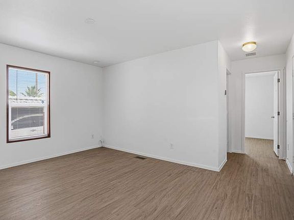4th image of 1304 E Bell Rd Lot 87