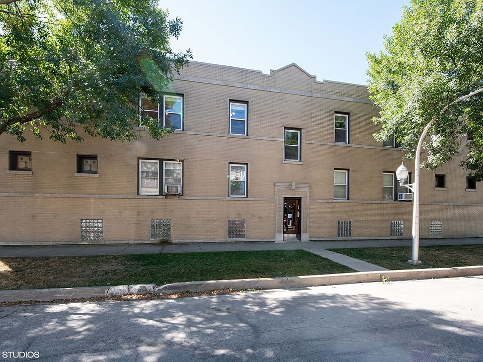 1st image of 2901 W Byron St #2E