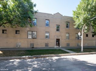 2901 W Byron St #2E, Chicago, IL 60618
