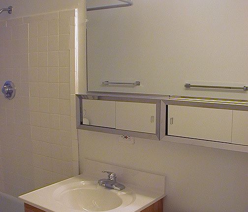 3rd image of 3740 N Pine Grove Ave APT 2E