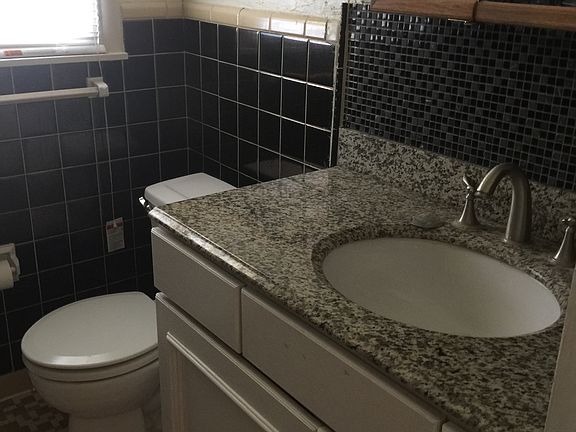 5th image of 9605 Greystone Ave