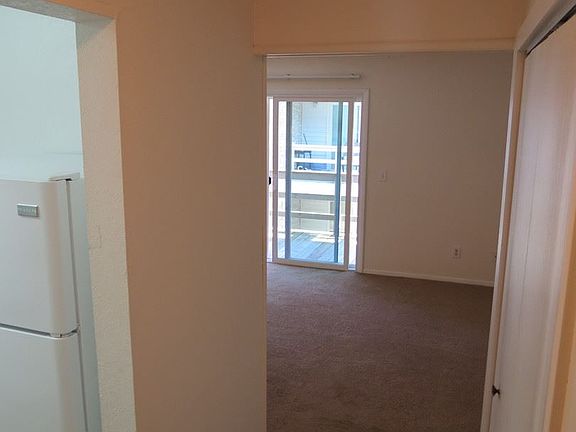 4th image of 2801 Emerson Ave APT 10