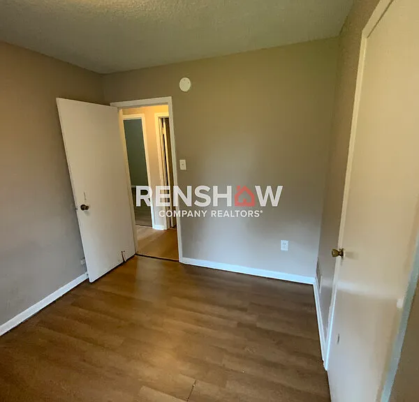 1539 Defoe Rd — Photo 10