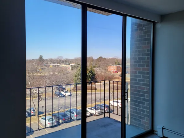 4711 Saint Joseph Creek Rd, Lisle, IL 60532