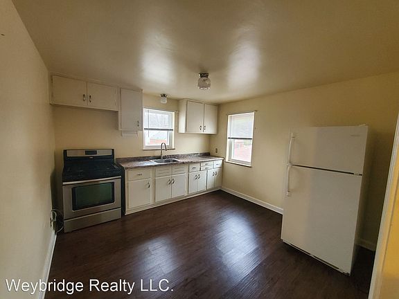 2nd image of 1970 Connecticut Ave #2