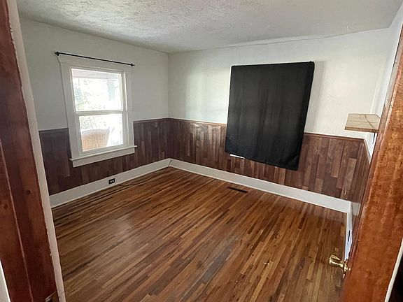 4th image of 1192 E Kensington Ave