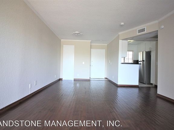 2nd image of 4844 Riverton Ave APT 203