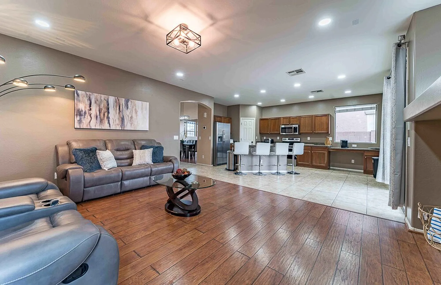 4 bed, 3.0 bath, $5,381 — Photo 1