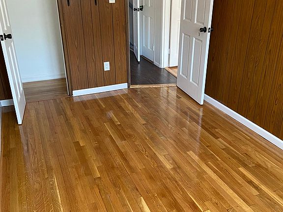 4th image of 1867 E 52nd St Floor 2