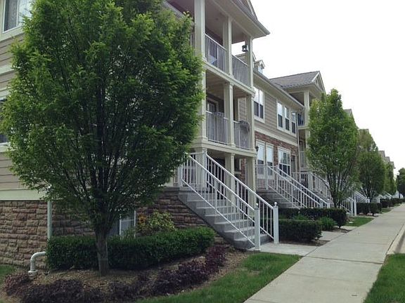 2nd image of 290 Park Green Dr