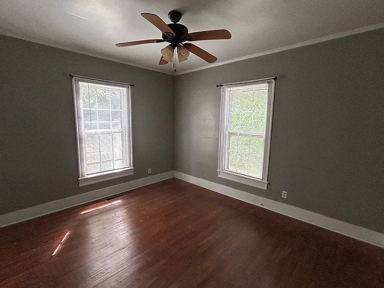318 S Limestone St — Photo 16