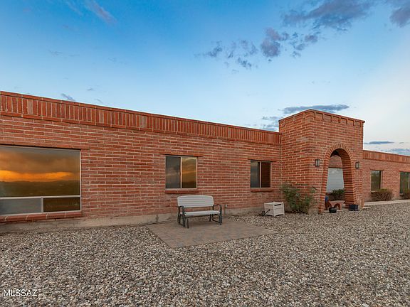 4th image of 5815 E Paseo
