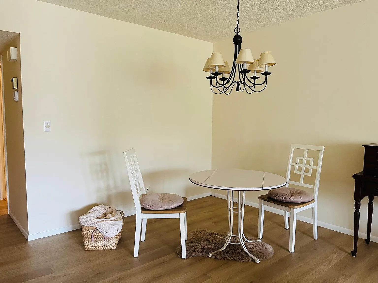 1 bed, 1.5 bath, 900 sqft, $1,650 — Photo 3