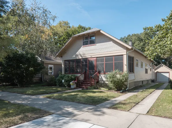 843 Pearl St, Aurora, IL 60505