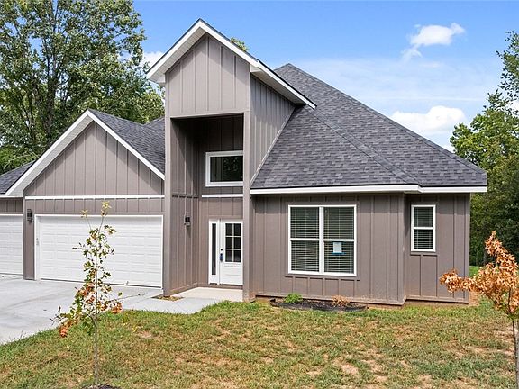 3rd image of 41 S Cheshnut Dr