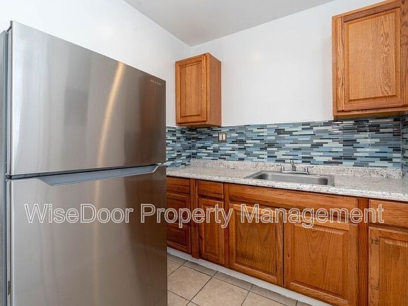 4th image of 11745 Broadway