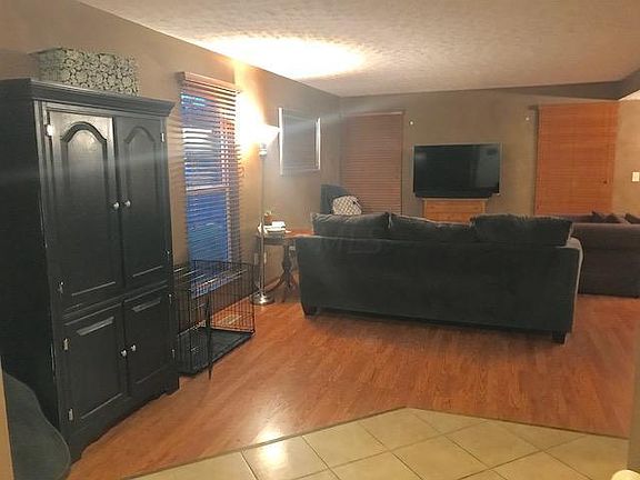 4th image of 703 Academy Dr