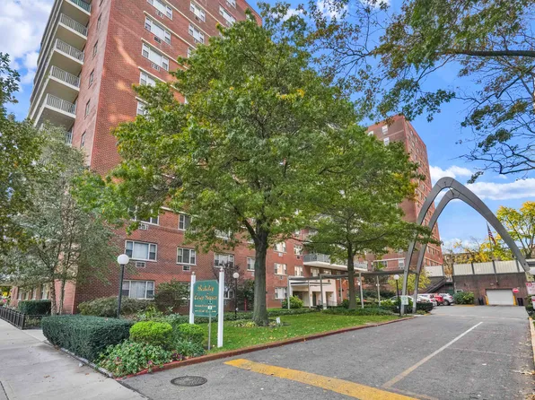 52-40 39th Drive image 15 of 15