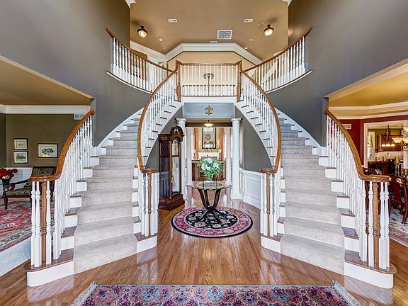4th image of 55 Goldfinch Cir
