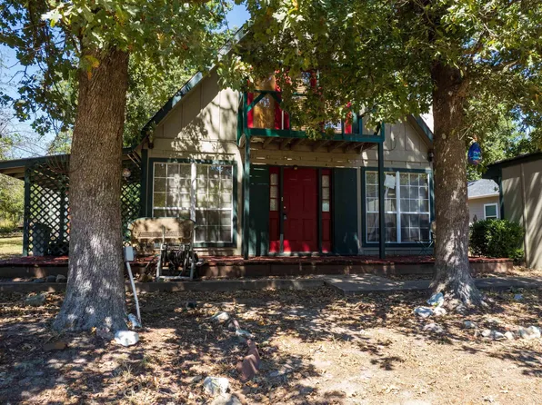 407 Kings Country Blvd, Scroggins, TX 75480