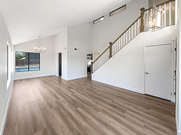 3rd image of 13218 Entreken Ave