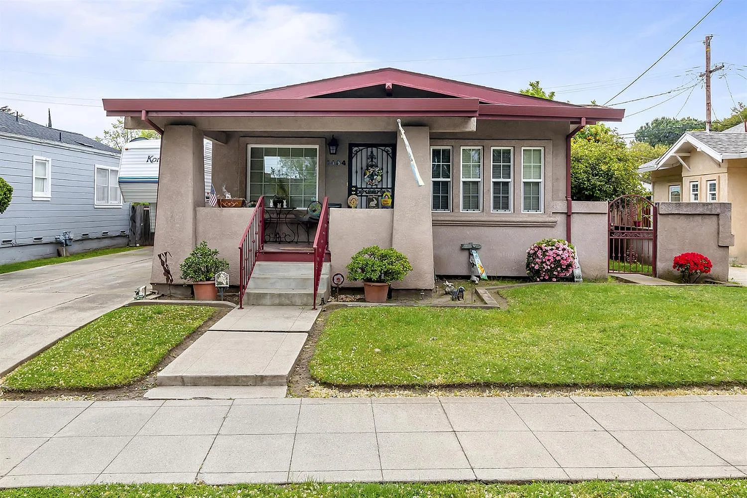 1434 W Walnut St photo 1