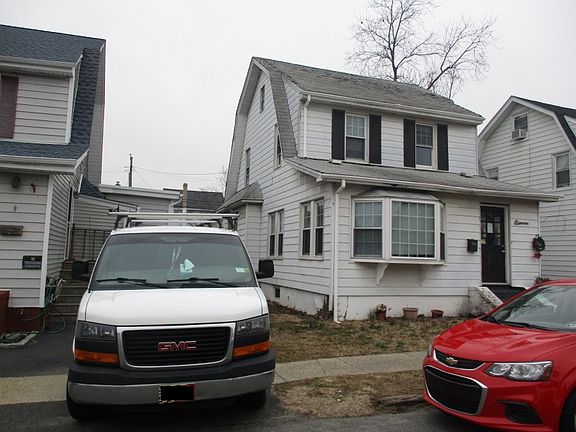 3rd image of 11 Evergreen Dr