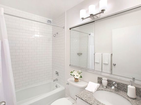 4th image of 385 S End Ave APT 7L