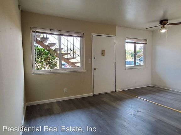 3rd image of 3196 Pearl Ave #3