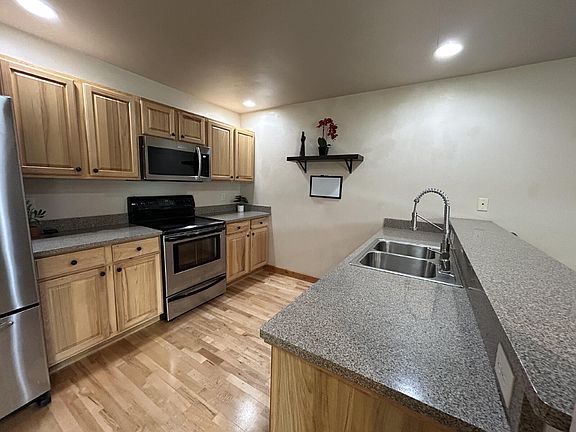 4th image of 3147 Cattail St APT B