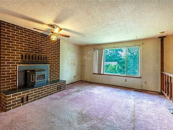 4th image of 11823 122nd Avenue Ct E