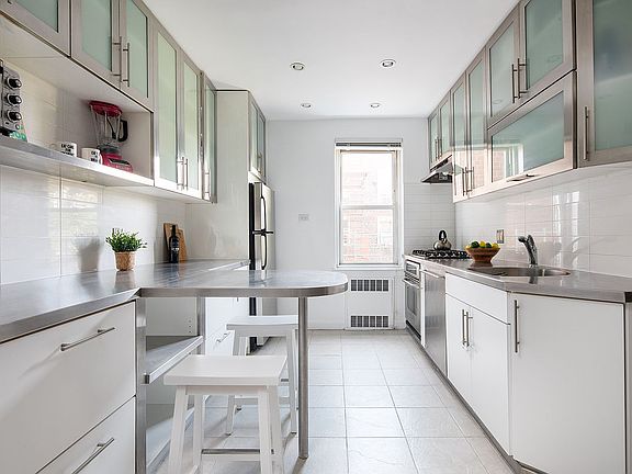 3rd image of 210 Congress St APT 5C