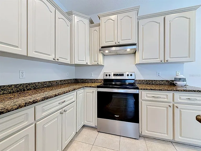 648 Norfolk St — Photo 16