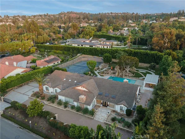 621 S Peralta Hills Dr, Anaheim, CA 92807