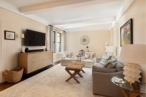 Sold by Douglas Elliman | media 22