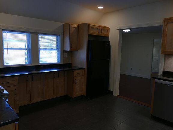 2nd image of 366 Lake Ave #2