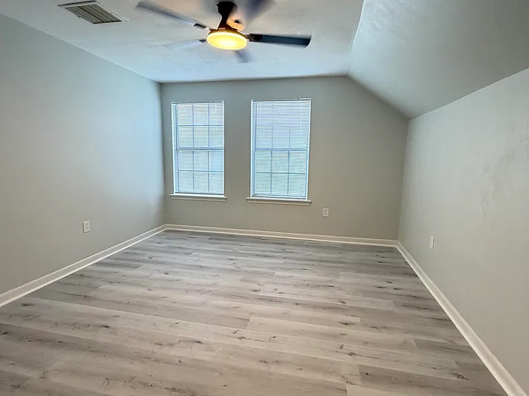 7931 Bayou Fountain Ave — Photo 10