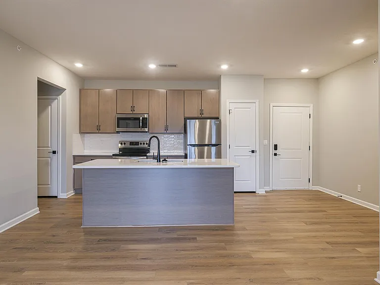 The Creek Apartments — Photo 26