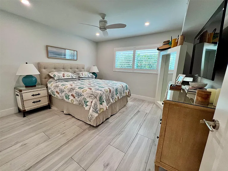 2115 NE 37th Dr #121 — Photo 15
