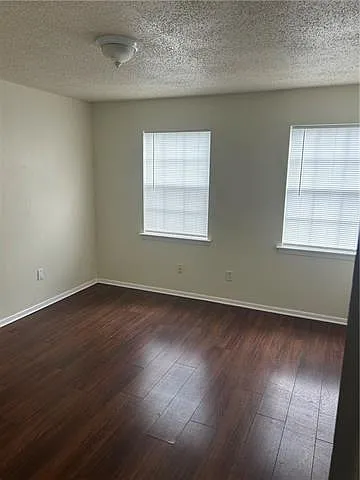 250 Helen St — Photo 18