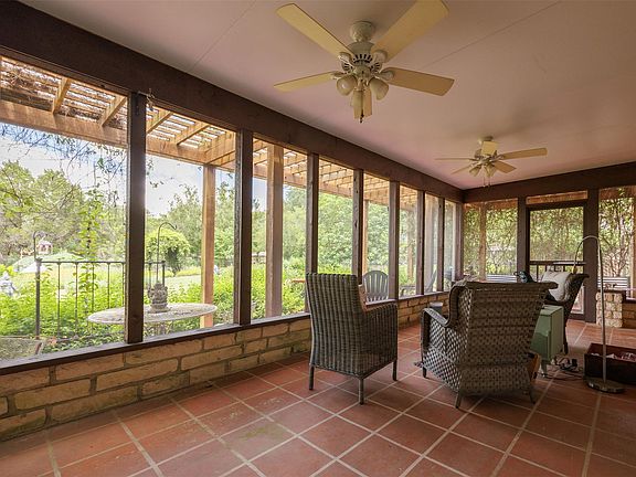 4th image of 35 Brookmeadow Dr