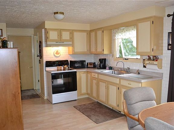 4th image of 62 Craftwood Ln