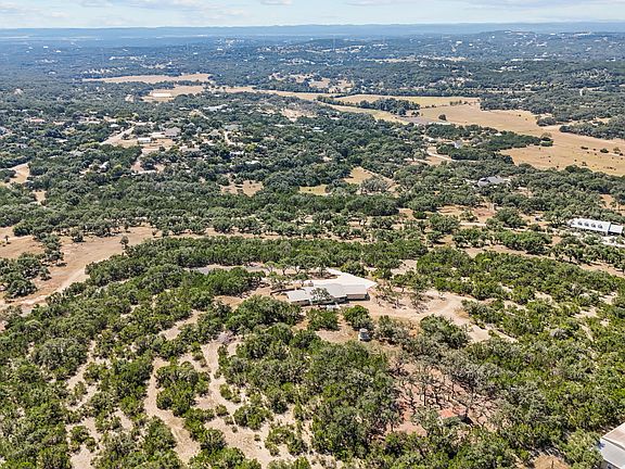 2nd image of 935 Spring Branch Rd.