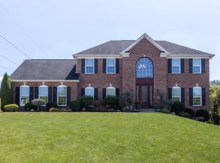 617 Scenic Ridge Dr, Venetia, PA 15367