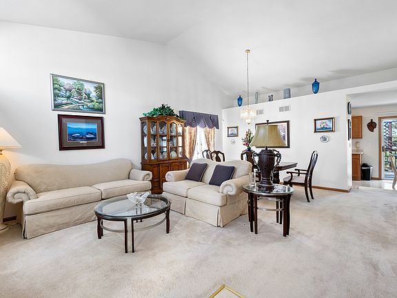 3rd image of 2917 Sierra Ave