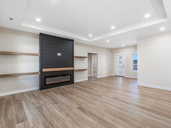 2nd image of 4467 Charm Dr