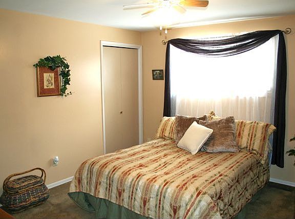 5th image of 8812 N Weipert Dr