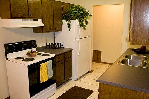 2nd image of 1420 Terrace Dr APT 207