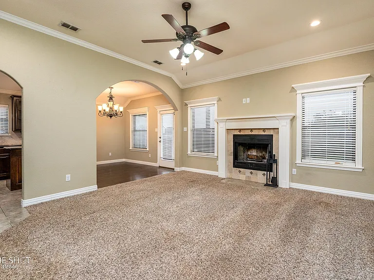 350 Miss Ellie Ln — Photo 3