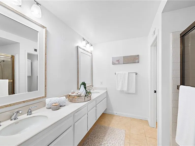 Master bedroom bath
